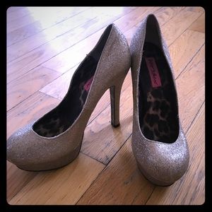 Betsey Johnson Gold Pumps